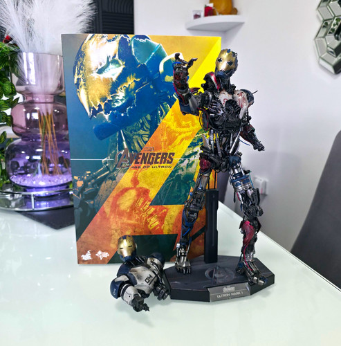 Hot toys ultron - hot,