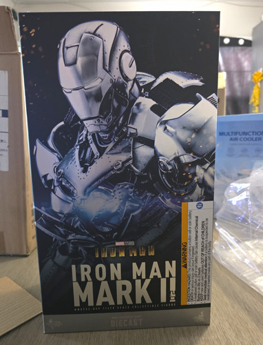 Hot toys iron - ii, 2.0